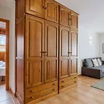 Olympia By Cardi Suites. *