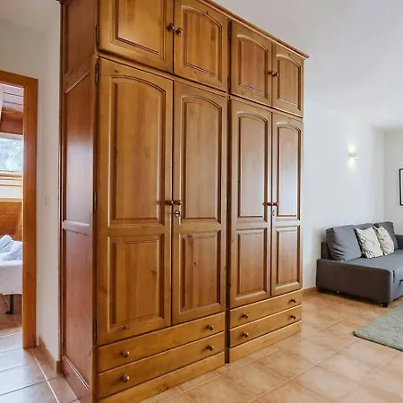 Olympia By Cardi Suites. *